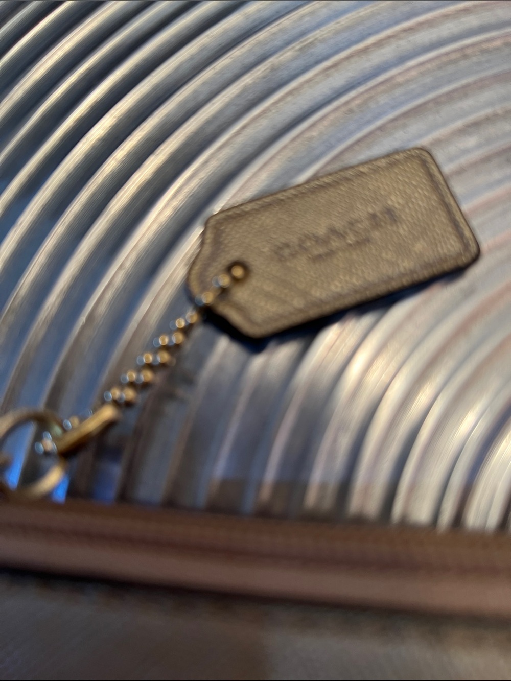 Coach NWOT Metallic Taupe and Gold Leather Wristlet with Bow Accent and hangtag - Picture 3 of 7